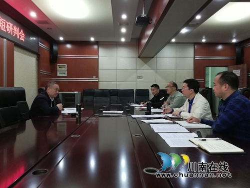 泸县百和镇召开建档立卡贫困户对标补短研判会(图1)