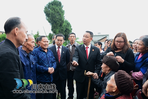 古蔺:九旬老人告三儿子 法官巡回审理续亲情(图9) 古蔺:九旬老人告三儿子 法官巡回审理续亲情(图9)