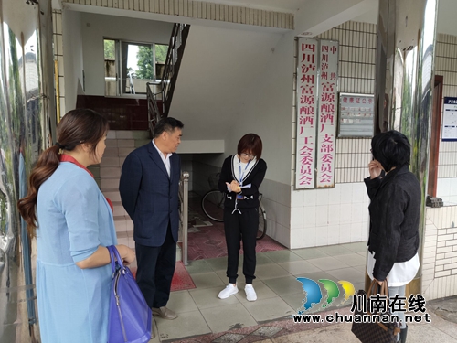 泸县得胜镇开展农民工劳动合同普查和体检工作(图1)