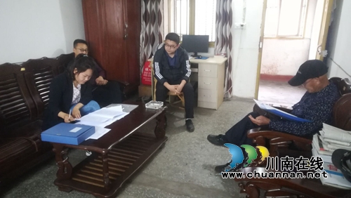 泸县喻寺：送法进企业&nbsp;做好农民工劳动合同普查与法律体检工作(图1)