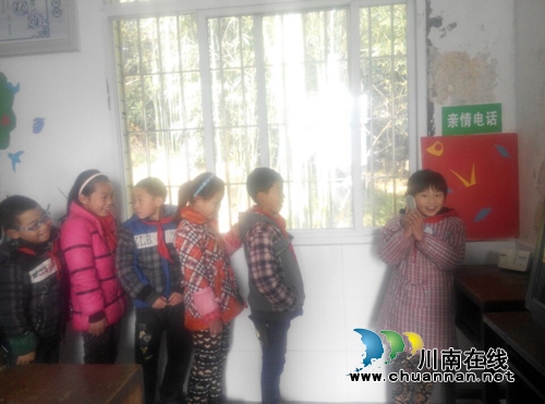 纳溪区龙车镇小学开展留守儿童关爱活动(图1) 纳溪区龙车镇小学开展留守儿童关爱活动(图1)