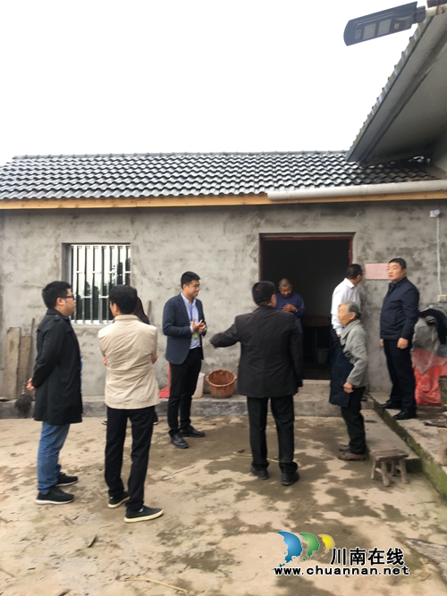 泸县太伏镇党委书记率队督查人居环境提升工作(图3) 泸县太伏镇党委书记率队督查人居环境提升工作(图3)