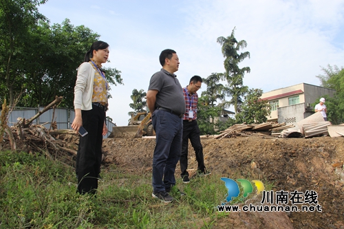 泸县副县长先泽平到云龙镇调研空港建设进度(图1)