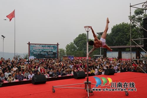 泸县企业、个人众筹办活动&nbsp;白龙塔枇杷打开销路(图9)