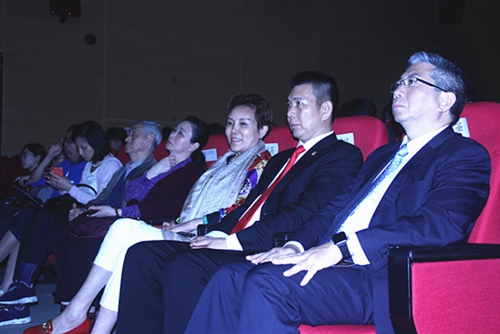 唐安英、尹建平率歌舞团进澳门高校(图2)