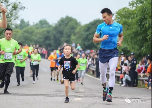 “蔬马3.0”！5国2000跑友董允坝共享蔬式生活(图14)