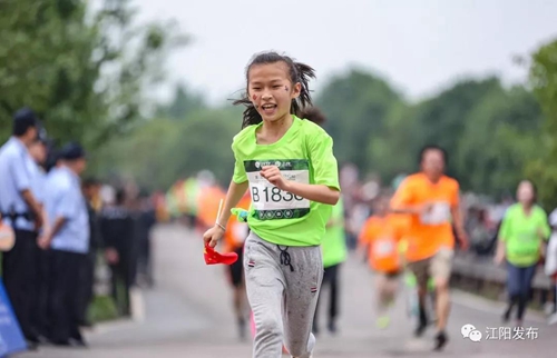 “蔬马3.0”！5国2000跑友董允坝共享蔬式生活(图15)