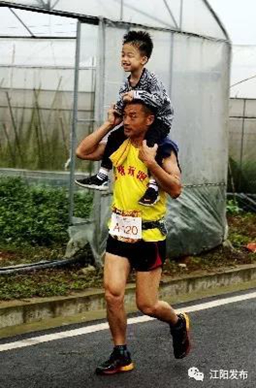 “蔬马3.0”！5国2000跑友董允坝共享蔬式生活(图18)