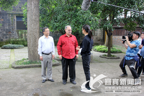 寻访历史&nbsp;纪录片《长江之恋》到李庄古镇取景(图1)