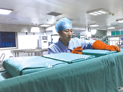 探秘男丁格尔的别样生活(图5)