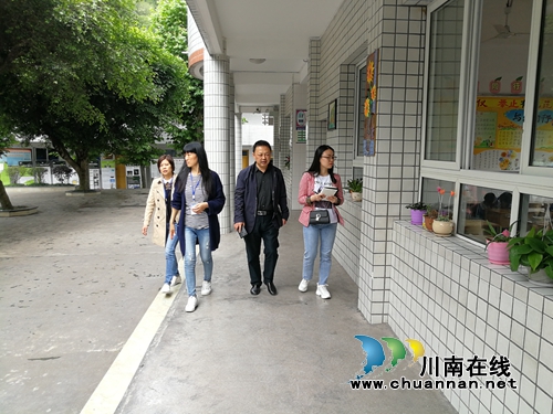 叙永县政府教育总督学马宗文率队督查东大街小学教育均衡迎国检工作(图2)