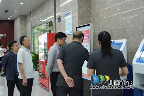 省法院立案三庭曾学原庭长一行莅临江阳法院调研工作(图4) 省法院立案三庭曾学原庭长一行莅临江阳法院调研工作(图4)