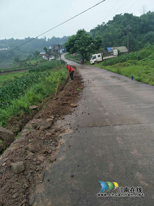 泸县太伏镇大山村七社齐心协力安装自来水(图2)