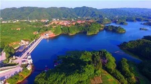 好享纳溪·水美上马 黄龙湖丛林漂流季让你嗨(图2) 好享纳溪·水美上马 黄龙湖丛林漂流季让你嗨(图2)