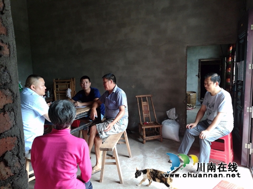 宜宾长兴镇尖山村开展脱贫攻坚“大走访”“回头看”专项行动(图1)