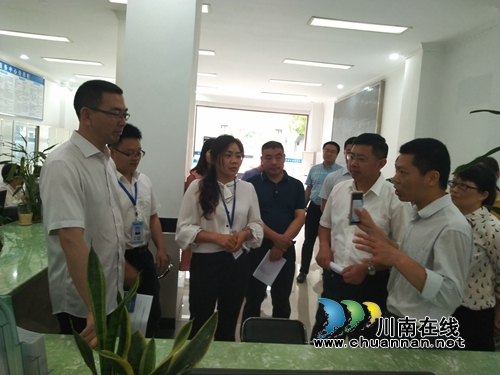 泸县政协副主席朱兵率队调研云龙镇便民服务中心(图4)