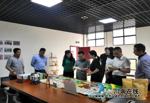 省委统战部调研宜宾翠屏区基层统战示范创建工作(图2) 省委统战部调研宜宾翠屏区基层统战示范创建工作(图2)