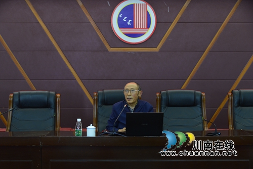 泸县建校邀请全国劳动模范李良怀作专题知识讲座(图1) 泸县建校邀请全国劳动模范李良怀作专题知识讲座(图1)