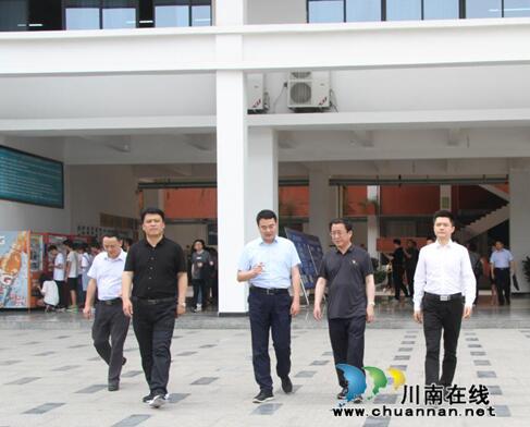 河北张家口市蔚县领导莅临四川三河职业学院考察(图2)