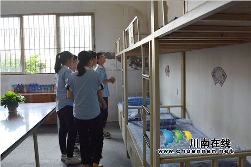 泸州十八中组织八年级学生代表参观泸州市戒毒所(图5)