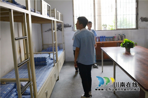 泸州十八中组织八年级学生代表参观泸州市戒毒所(图6)