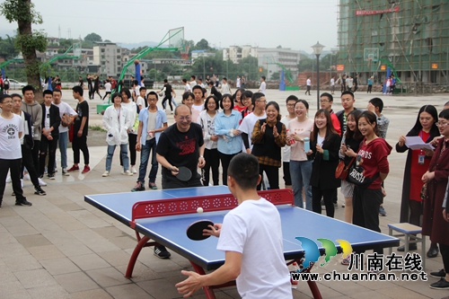 叙永三中教职工掀起乒乓球热潮(图4)