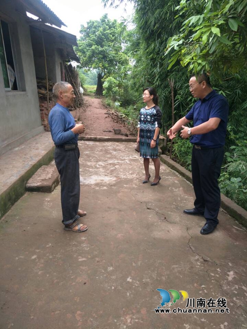 泸县海潮镇开展脱贫攻坚及人居环境治理工作调研(图1)
