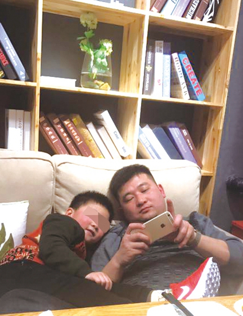 学会当变色父母 让手机不再可怕(图1) 学会当变色父母 让手机不再可怕(图1)