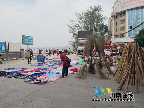 泸县海潮镇集中整治场镇秩序(图3)