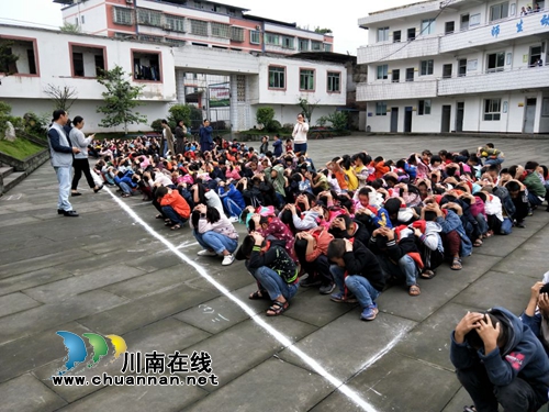 合江虎头镇中心校开展防灾减灾疏散演练活动(图1)