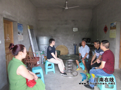 陈佳到泸县潮河镇督导当前重点工作并开展河长制巡查(图2)