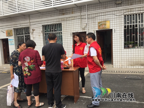 泸县潮河镇群团志愿者助力义务献血活动(图2)