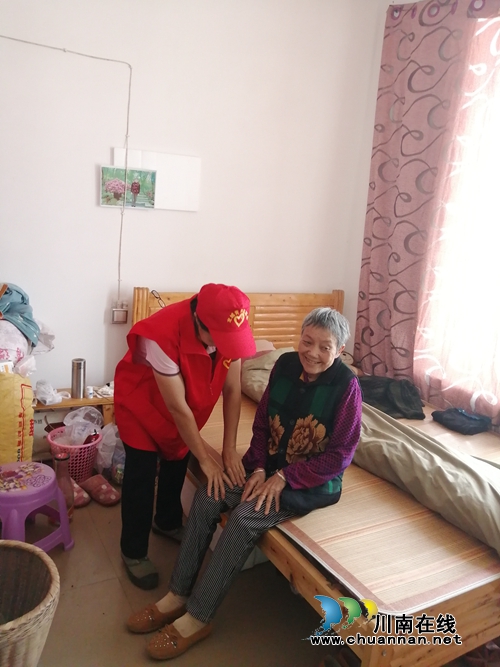泸县潮河镇：关爱残疾老人&nbsp;传递社会爱心(图4)