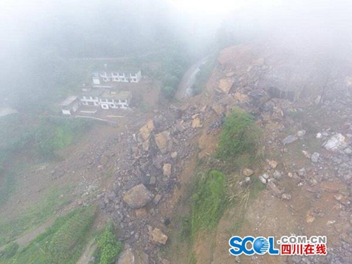 宜宾珙县马蹄山地质灾害点发生崩塌&nbsp;无人员伤亡(图1)