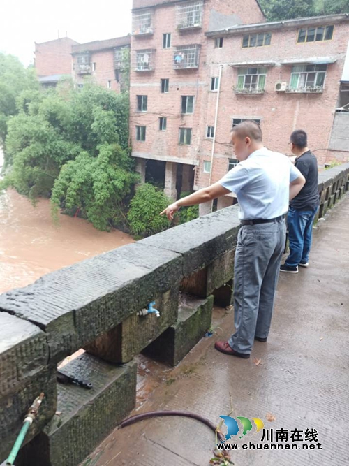 合江县南滩镇因突降暴雨多地不同程度受灾(图1) 合江县南滩镇因突降暴雨多地不同程度受灾(图1)