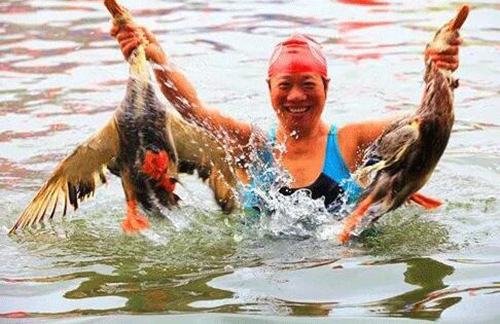 首届全国民族民间龙舟公开赛带您嗨转宜宾(图10) 首届全国民族民间龙舟公开赛带您嗨转宜宾(图10)