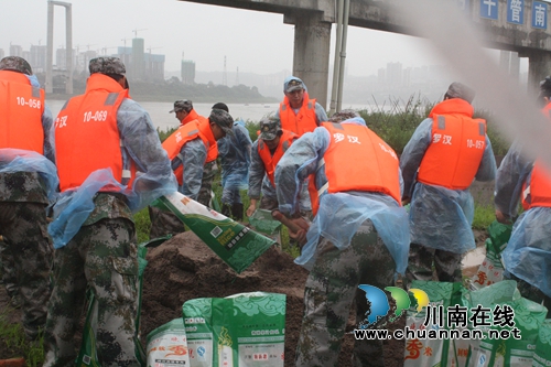 龙马潭区罗汉街道开展防汛应急抢险演练活动(图3) 龙马潭区罗汉街道开展防汛应急抢险演练活动(图3)