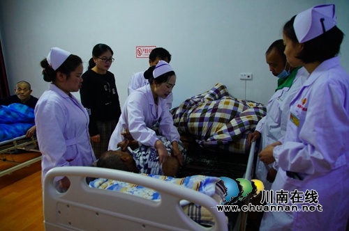 贵州三穗县中心敬老院开展护理员培训(图2)