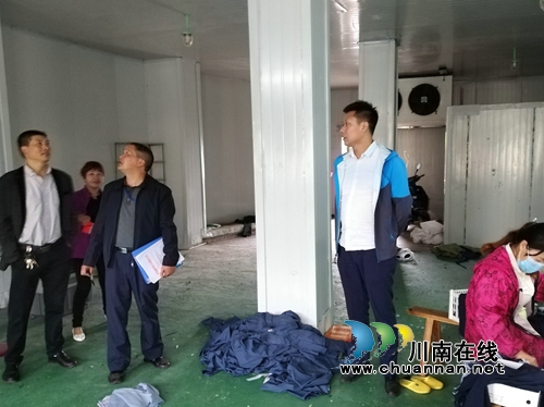 泸县潮河镇开展“三合一”场所消防安全检查(图2)