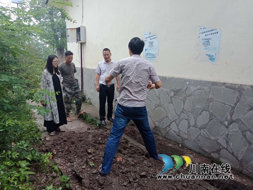 人居环境整治在行动:泸县立石镇召开现场推进会(图1) 人居环境整治在行动:泸县立石镇召开现场推进会(图1)