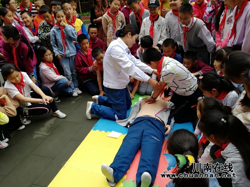 健康知识公益巡讲走进龙马潭区玉带河学校(图2) 健康知识公益巡讲走进龙马潭区玉带河学校(图2)