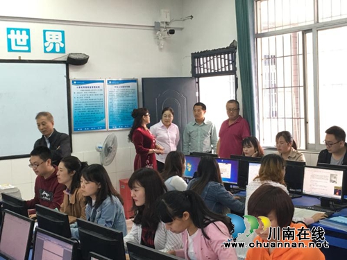 龙马潭区开展“国培计划”（2018）——中西部项目初中语文第六次送教下乡活动(图3)