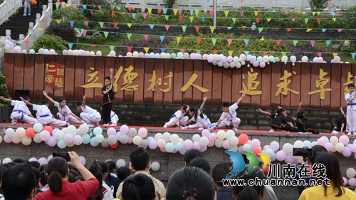合江县虎头镇中心校开展“六一”庆祝活动(图3)
