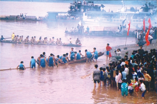 包粽子&nbsp;赛龙舟&nbsp;传统佳节情依旧(图6)