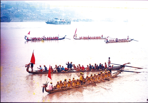 包粽子&nbsp;赛龙舟&nbsp;传统佳节情依旧(图8)