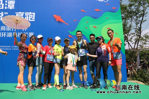 环湖奔跑+润肺&nbsp;泸州千余跑友“悦”跑十里渔湾(图4)
