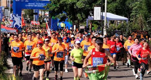 环湖奔跑+润肺&nbsp;泸州千余跑友“悦”跑十里渔湾(图1)