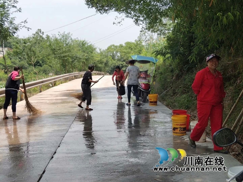 泸县太伏镇:结对帮扶增感情 脱贫攻坚暖人心(图2) 泸县太伏镇:结对帮扶增感情 脱贫攻坚暖人心(图2)