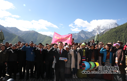 “飞”进藏区&nbsp;泸州法院缤纷彩蝶送法律给藏胞(图12)