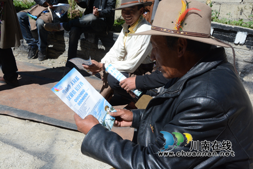 “飞”进藏区&nbsp;泸州法院缤纷彩蝶送法律给藏胞(图16)